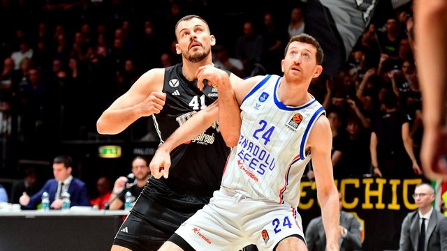 Anadolu Efes, Barcelona’yı ağırlıyor