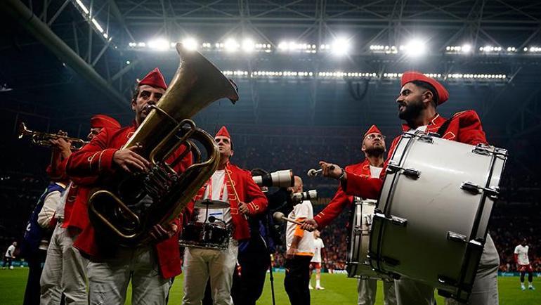 Galatasaray-Beşiktaş derbisi: Rams Parkta 29 Ekim Cumhuriyet Bayramı coşkuyla kutlandı