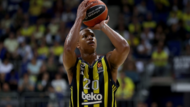 Devon Hall sol elinden operasyon geçirdi