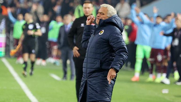 Mourinho derbinin ardından küplere bindi: Fenerbahçeye gelmezdim, Hakem Türk çayı mı içiyor