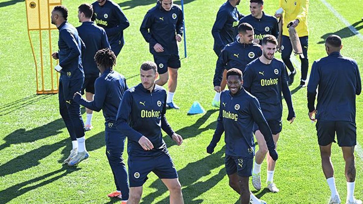 Fenerbahçe’de AZ Alkmaar maçı hazırlıkları tamamlandı! İşte eksikler