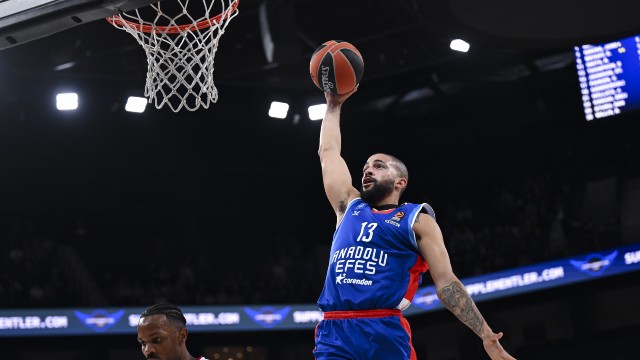 Anadolu Efes, Panathinaikos’u konuk edecek