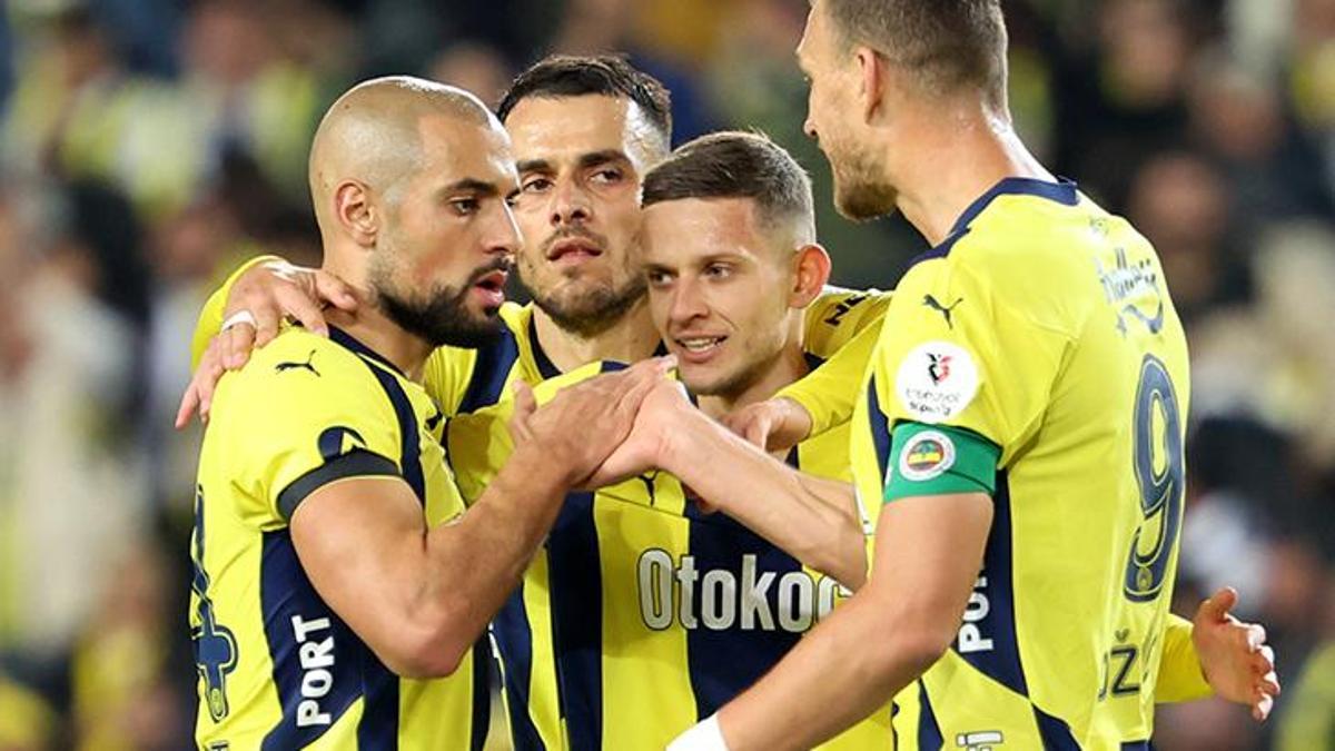 Sofyan Amrabat’tan Kadıköy’de muhteşem füze! Kariyerinde bir ilk…