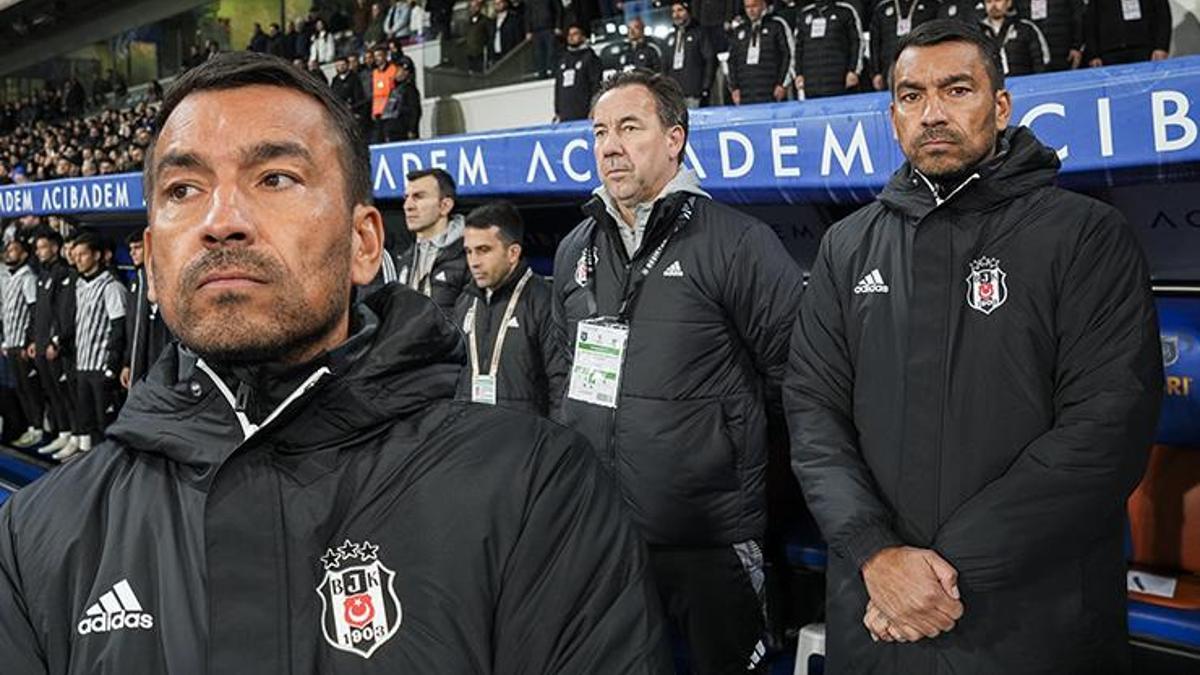 Beşiktaş taraftarı çıldırdı! Giovanni van Bronckhorst hedef tahtasında…