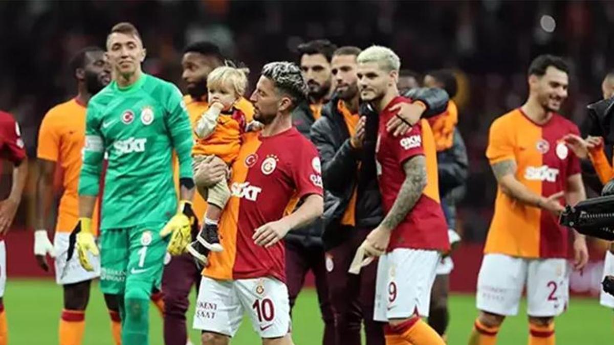 Galatasaray’da flaş Muslera ve Mertens kararı! Ayrılık çanları şimdiden çalıyor