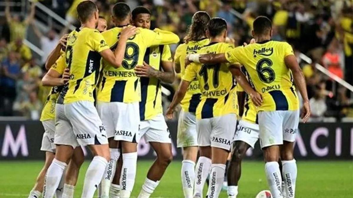 Fenerbahçe’nin yıldızına ezeli rakipten transfer kancası! Şimdilik pusuda bekliyor