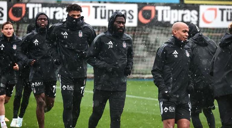 Beşiktaşta Bronckhorstun geleceği belli oldu 2 kritik maç...